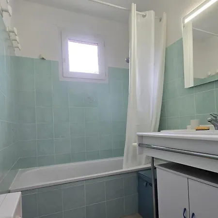 Apartmán T3 Avec Vue Panoramique Sur La Mer, Terrasse, Piscine Et A Seulement 300m De La De La Roya Saint-Florent (Corsica)