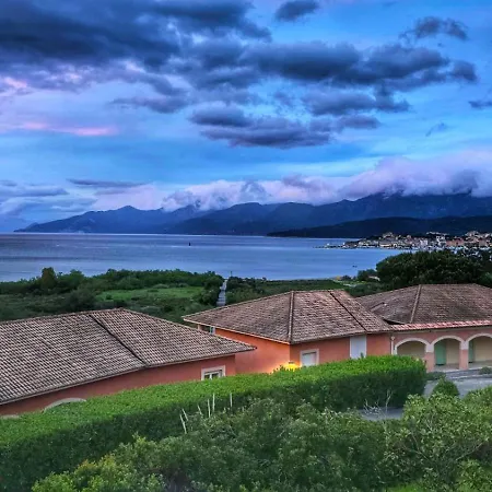 T3 Avec Vue Panoramique Sur La Mer, Terrasse, Piscine Et A Seulement 300m De La De La Roya * Saint-Florent (Corsica)