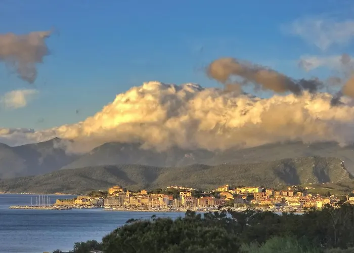 T3 Avec Vue Panoramique Sur La Mer, Terrasse, Piscine Et A Seulement 300m De La De La Roya Saint-Florent (Corsica)