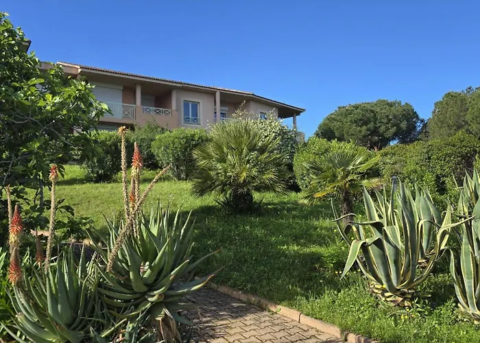 Apartmán T3 Avec Vue Panoramique Sur La Mer, Terrasse, Piscine Et A Seulement 300m De La De La Roya *